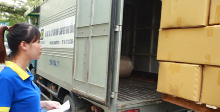 hoạt động sản xuất băng dính tân hoàng long